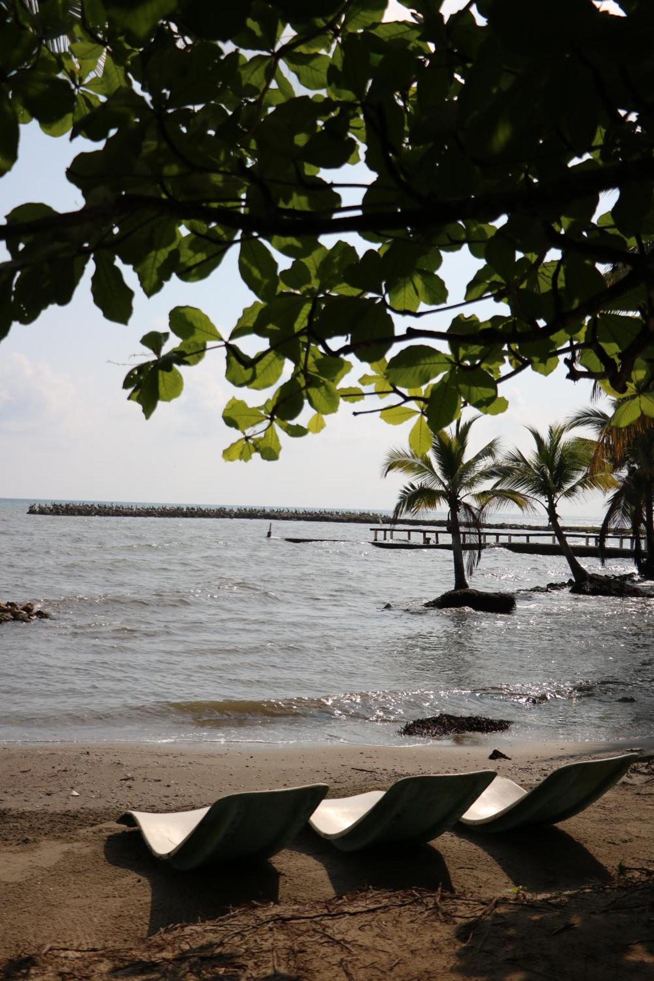 Hotel Salvador Gaviota Livingston Bagian luar foto