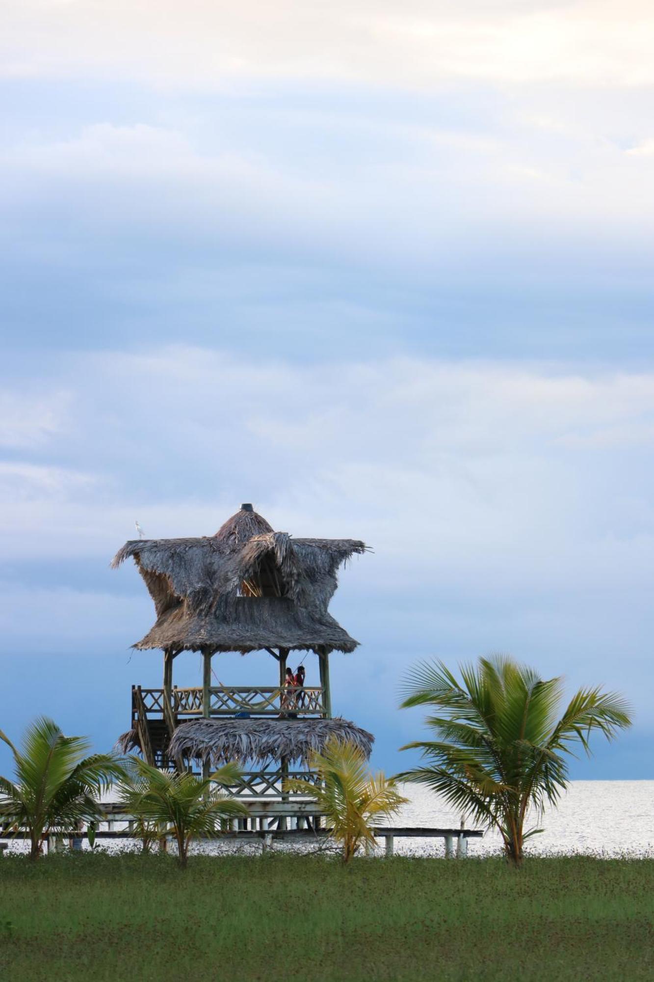 Hotel Salvador Gaviota Livingston Bagian luar foto