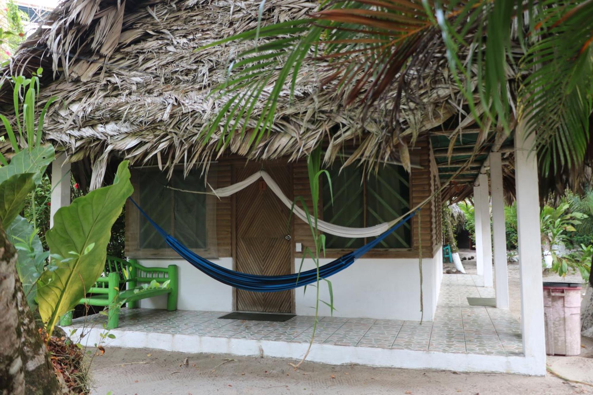 Hotel Salvador Gaviota Livingston Bagian luar foto