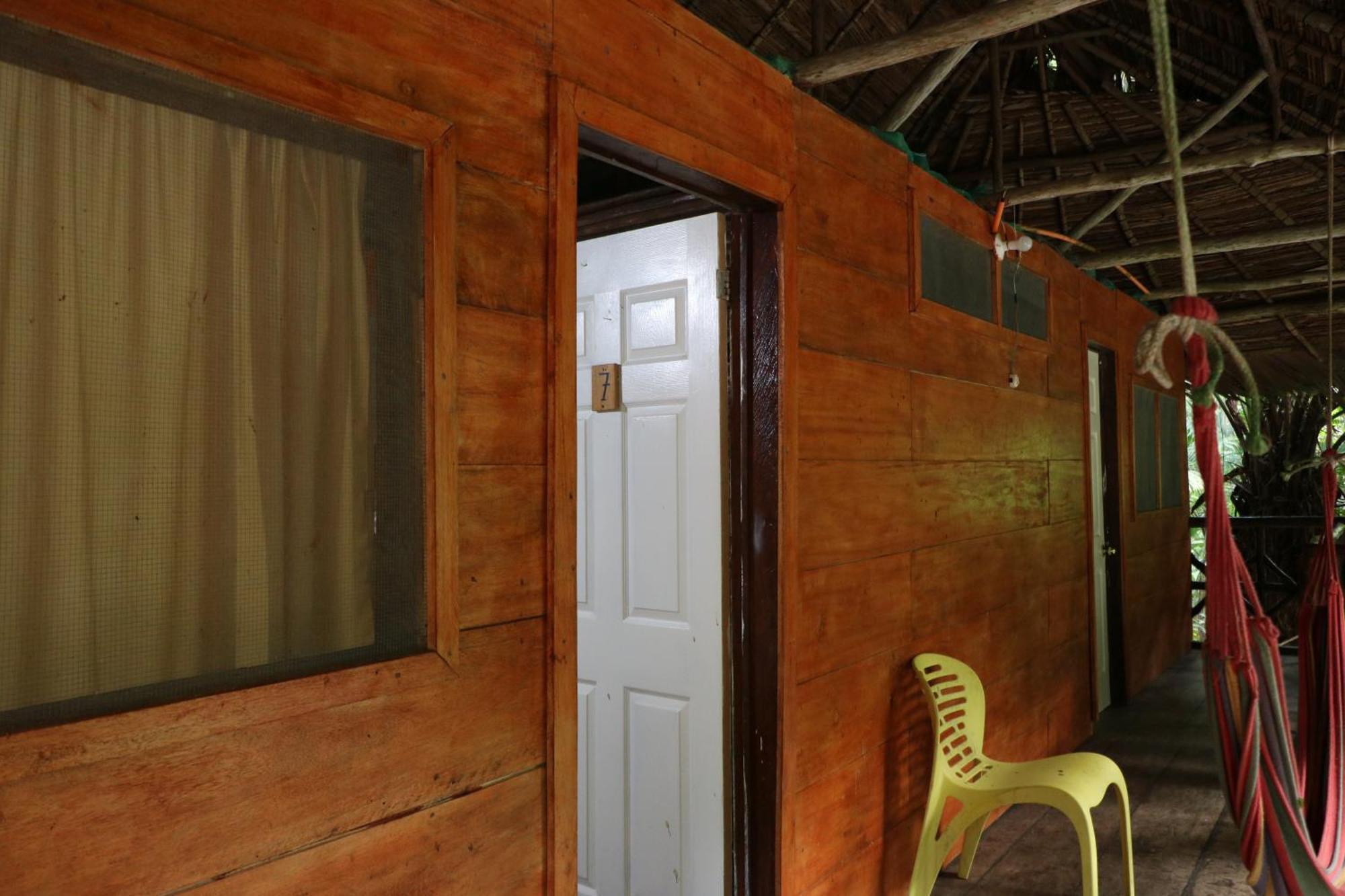 Hotel Salvador Gaviota Livingston Bagian luar foto